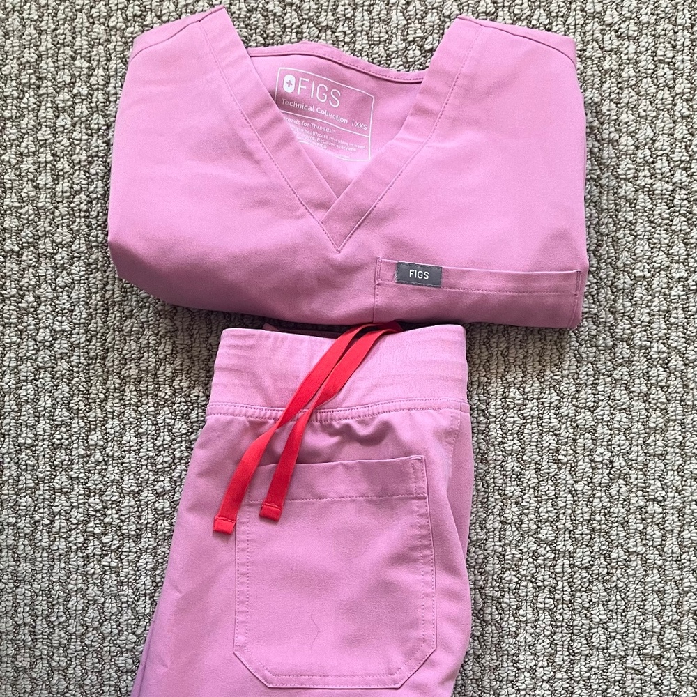 Figs Pink Scrub Set